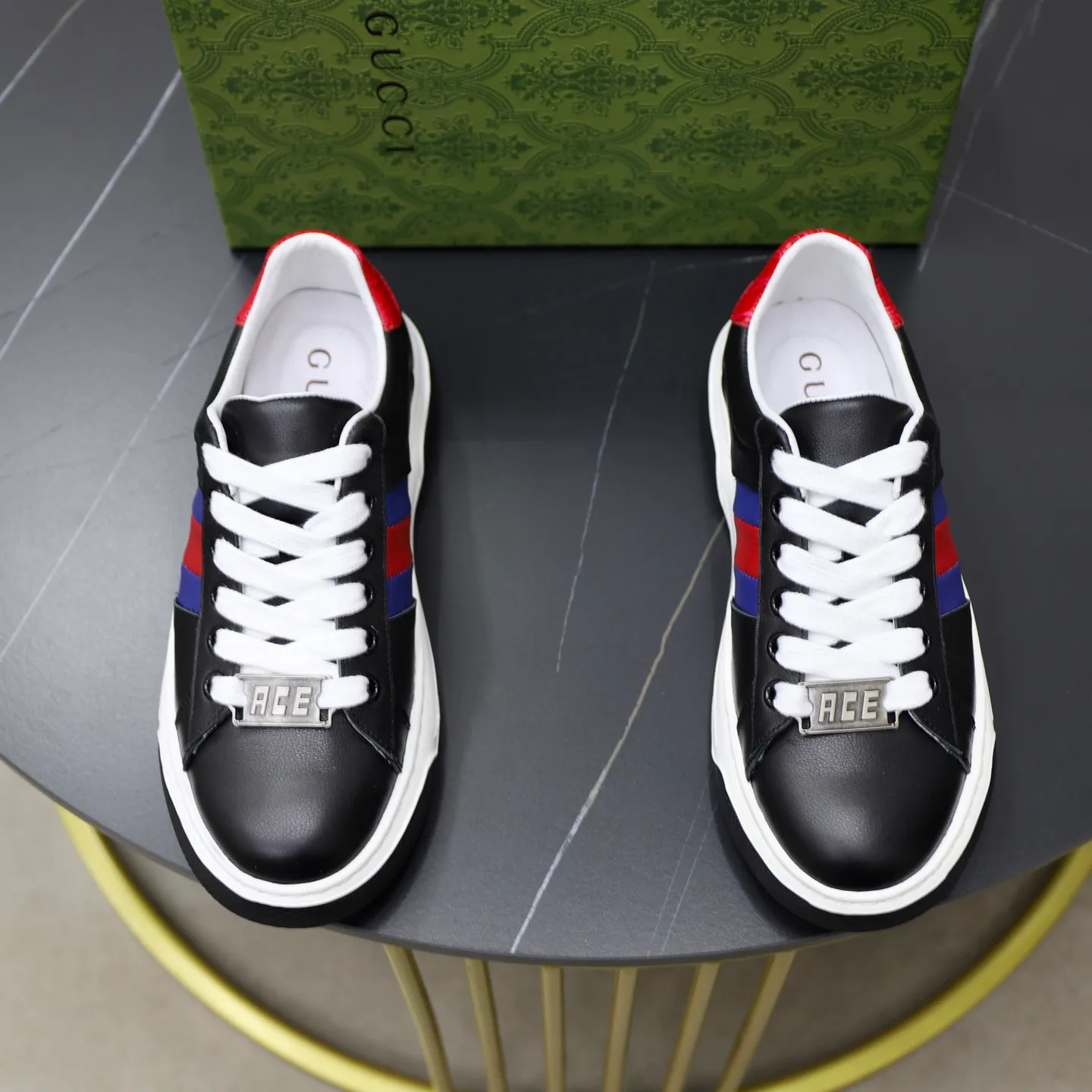 Ex-factory price: 500💰🙅‍♂️🙅‍♂️🙅‍♂️ Brand: Gucci GuCCI Standard code: 38-44 (45 customized) Grade: Same as the official website Material: Original leather splicing Comfortable and breathable pigskin lining Lightweight and wear-resistant sports outsole Style category: Men's fashionable casual shoes Running sneakers Distinguished luxury brand elements Top luxury Color: actual picture color